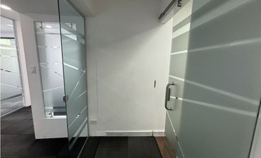 ALQUILER OFICINA EN BELLA VISTA REFORMADA (DV)