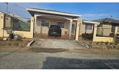 SE VENDE CASA EN LOS SANTOS