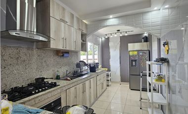 Se alquila casa en Brisas de los Guayacanes, Chitré