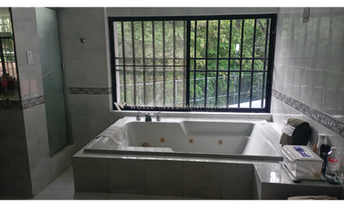 Venta de Casa en La Alameda ideal para Embajadas