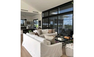 Hermosa Finca Ecuestre de 3.6 Hectáreas en San Carlos