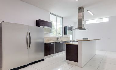 PH Minimal Houses, Altos del Golf – Amplia casa en Alquiler