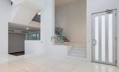 PH Minimal Houses, Altos del Golf – Amplia casa en Alquiler