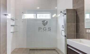PH Minimal Houses, Altos del Golf – Amplia casa en Alquiler