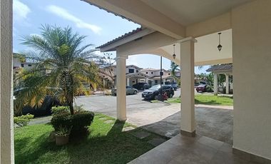 Casa en venta en Sunset Hills, Costa Verde – La Chorrera
