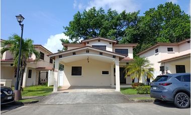Casa en venta en Sunset Hills, Costa Verde – La Chorrera