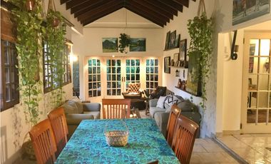 VENDO CASA EN URB. LAS CUMBRES, NATURALEZA PRIVILEGIADA