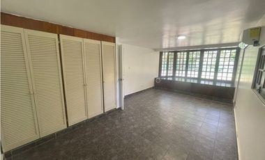 VENDO CASA EN URB. LAS CUMBRES, NATURALEZA PRIVILEGIADA