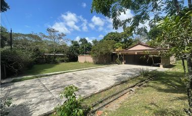 VENDO CASA EN URB. LAS CUMBRES, NATURALEZA PRIVILEGIADA