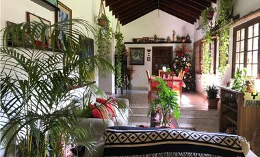 VENDO CASA EN URB. LAS CUMBRES, NATURALEZA PRIVILEGIADA