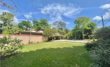 VENDO CASA EN URB. LAS CUMBRES, NATURALEZA PRIVILEGIADA