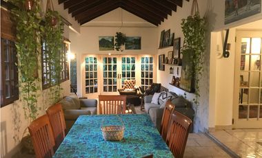 VENDO CASA EN URB. LAS CUMBRES, NATURALEZA PRIVILEGIADA