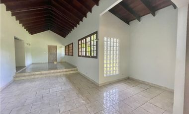 VENDO CASA EN URB. LAS CUMBRES, NATURALEZA PRIVILEGIADA