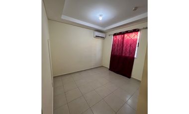 ALQULO CASA EN LA CHORRERA, 120M2, 3 RECAMARAS, BARRIADA CERRADA.