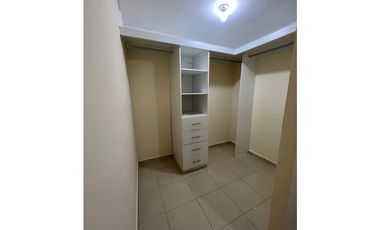 ALQULO CASA EN LA CHORRERA, 120M2, 3 RECAMARAS, BARRIADA CERRADA.