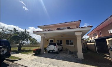 Casa en Venta / Alquiler – Villa Alta