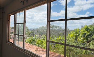 Casa en Venta / Alquiler – Villa Alta