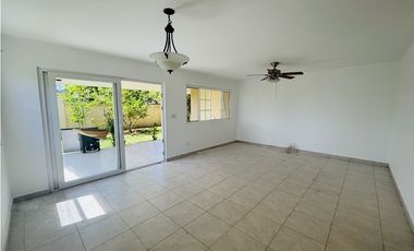 Casa en Venta / Alquiler – Villa Alta