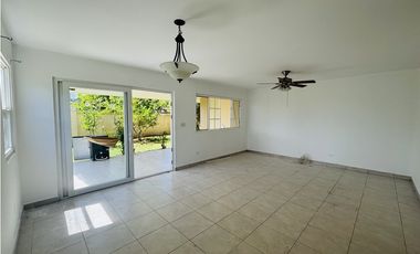 Casa en Venta / Alquiler – Villa Alta