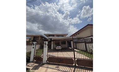 Casa en Venta – Villas del Golf