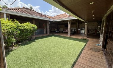 Casa en Venta – Villas del Golf