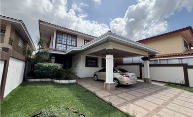 Casa en Venta – Villas del Golf