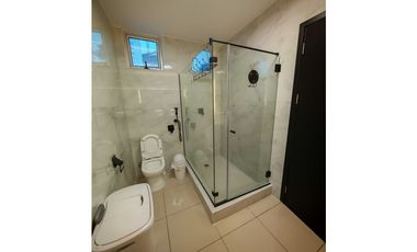 ALQUILO APARTAMENTO EN SAN FRANCISCO, 3 RECAMARAS, AMOBLADO, 185M2.