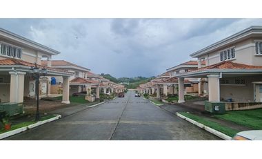 VENDO CASA-ALTOS DE PANAM-ALTO DE COUNTRY 3000