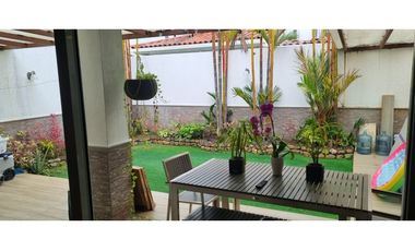 VENDO CASA QUINTA DE VERSALLES MODELO MARSELLA