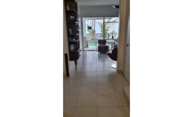 VENDO CASA QUINTA DE VERSALLES MODELO MARSELLA
