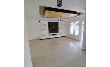 OPORTUNIDAD LIMITADA CASA EN DON BOSCO LA RIVIERA