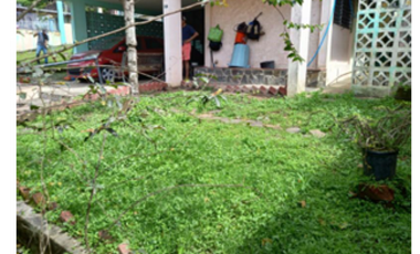 VENDO CASA EN ESQUINA URB. ALTO DE MIRAFLORES