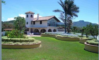 CASA EN VENTA O ALQUILER EN EL VALLE DE ANTÓN 1.8 HECTREAS