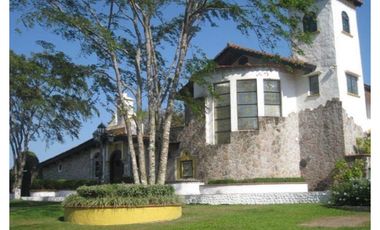 CASA EN VENTA O ALQUILER EN EL VALLE DE ANTÓN 1.8 HECTREAS