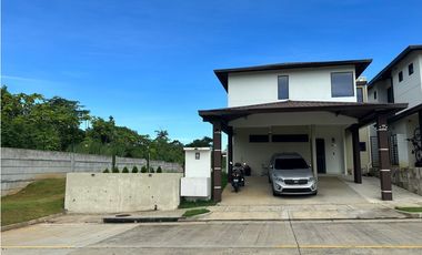 Residencia de esquina amueblada - Riverview - Costa Verde