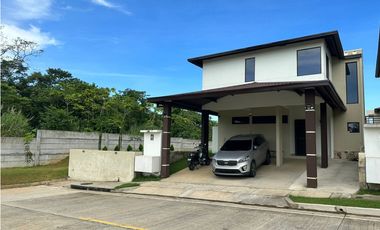 Residencia de esquina amueblada - Riverview - Costa Verde