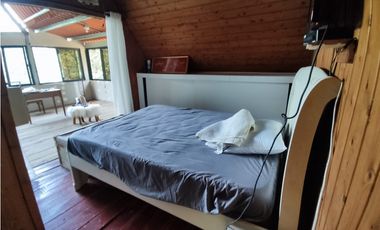 SE VENDE CASA DE DOS PISOS EN ALTOS DE CERRO AZUL.