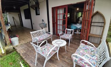 SE VENDE CASA DE DOS PISOS EN ALTOS DE CERRO AZUL.