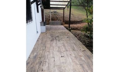 SE VENDE CASA DE DOS PISOS EN ALTOS DE CERRO AZUL.