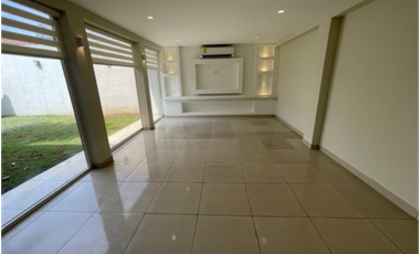VENTA CASA RESERVAS VERSALLES (DV)