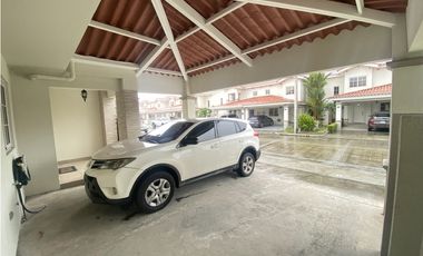 VENTA CASA RESERVAS VERSALLES (DV)