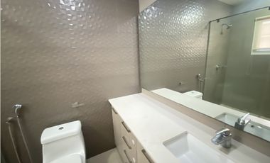 VENTA CASA RESERVAS VERSALLES (DV)