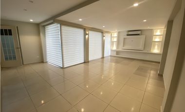VENTA CASA RESERVAS VERSALLES (DV)