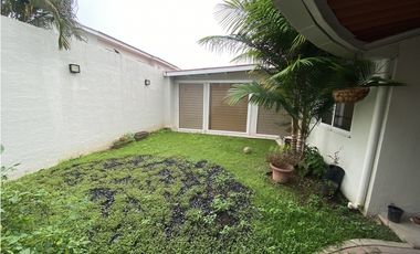 VENTA CASA RESERVAS VERSALLES (DV)