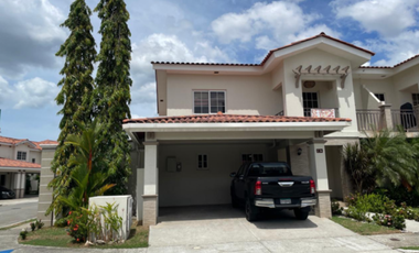 VENTA CASA RESERVAS VERSALLES (DV)