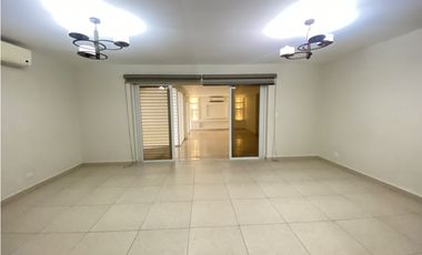 VENTA CASA RESERVAS VERSALLES (DV)