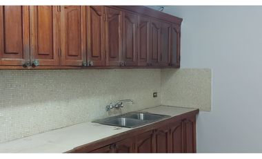 CASA EN VENTA 3 pisos  | ALTOS DE MIRAFLORES BETANIA