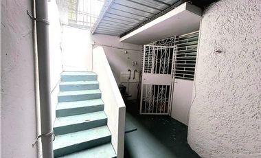 CASA EN VENTA 3 pisos  | ALTOS DE MIRAFLORES BETANIA