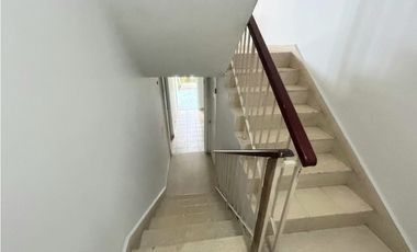 CASA EN VENTA 3 pisos  | ALTOS DE MIRAFLORES BETANIA