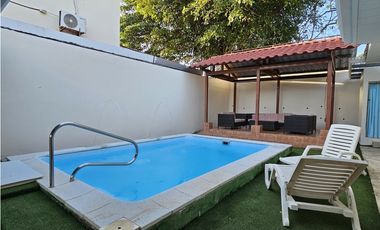 Alquiler/Venta de Casa con piscina en Villas del golf, Chitré Herrera